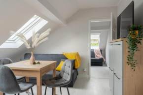 Apartamenty OK's - blisko centrum w pełni wyposażone - by SpaceApart, Jelenia Góra